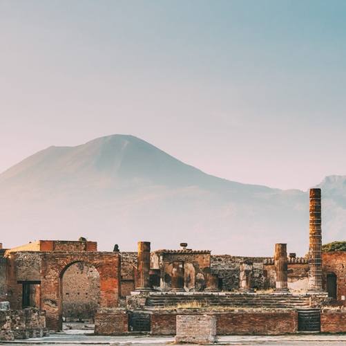 Pompeya con vista del Vesubio
